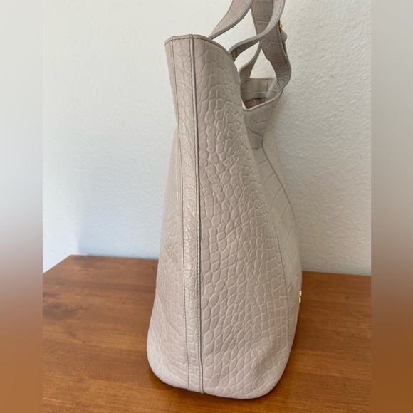 COPY - Brahmin Brayden Pearlized Ivory/Light Gray Leather Tote Bag Croc Embossed - Picture 4 of 15